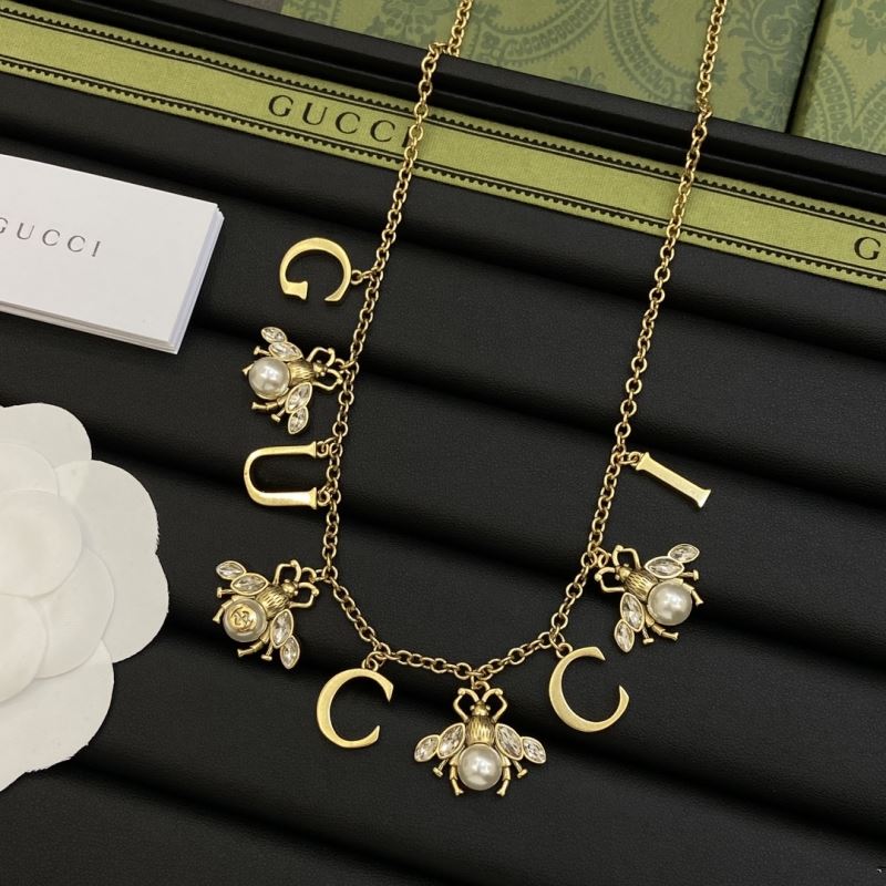 G*u*i necklaces
